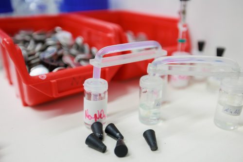 Cietvielu fizikas institūta laboratorijā