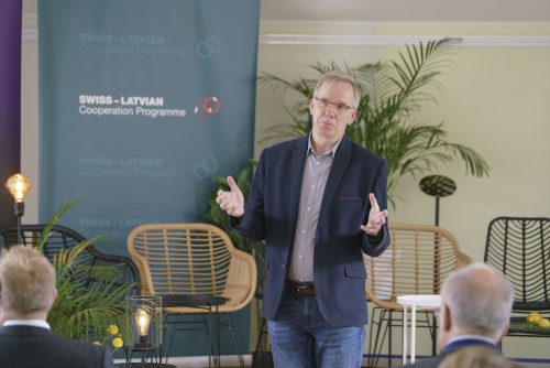 Projekta LACISE atklāšanas pasākuma dalībnieku kopbilde